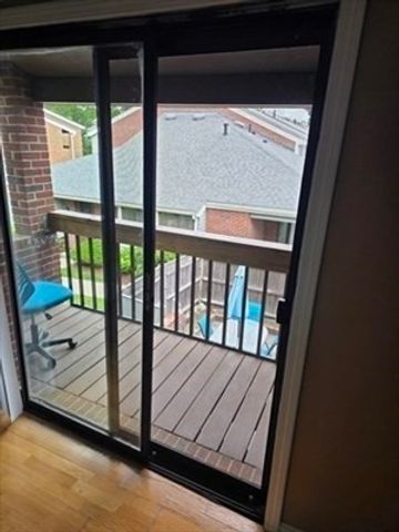 206 Greenbrook Dr 206, Stoughton, MA 02072