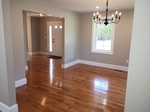 32 Kingsbury Rd, Spencer, MA 01562