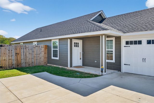 1016 Ray Drive, Denison, TX 75020