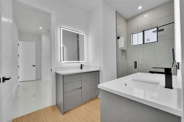 1113 NE 16th Street, Fort Lauderdale, FL 33304