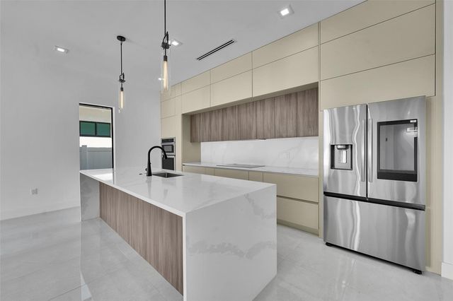 1113 NE 16th Street, Fort Lauderdale, FL 33304