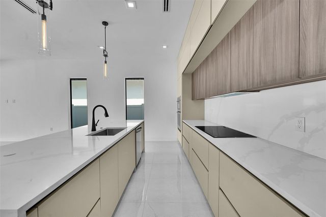 1113 NE 16th Street, Fort Lauderdale, FL 33304