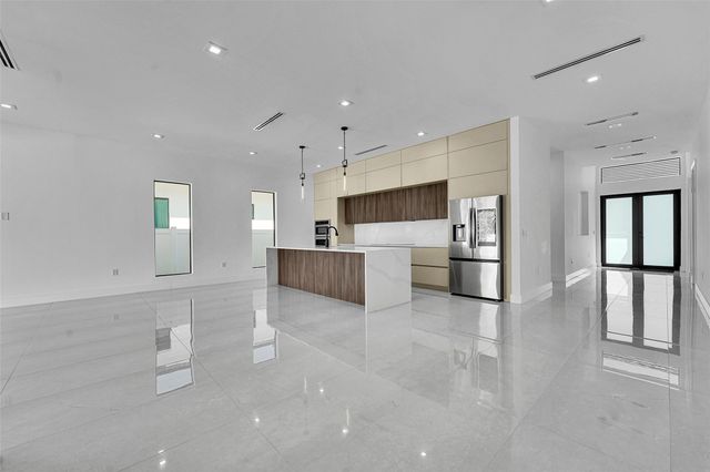 1113 NE 16th Street, Fort Lauderdale, FL 33304