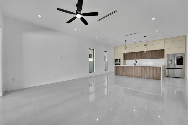 1113 NE 16th Street, Fort Lauderdale, FL 33304