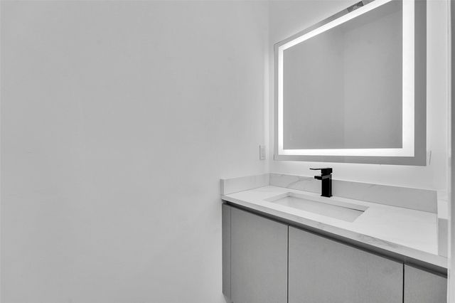 1113 NE 16th Street, Fort Lauderdale, FL 33304