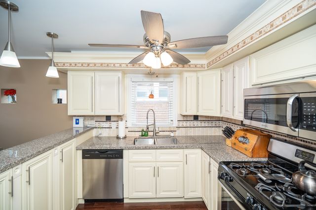 4114 W 79th Place, Chicago, IL 60652