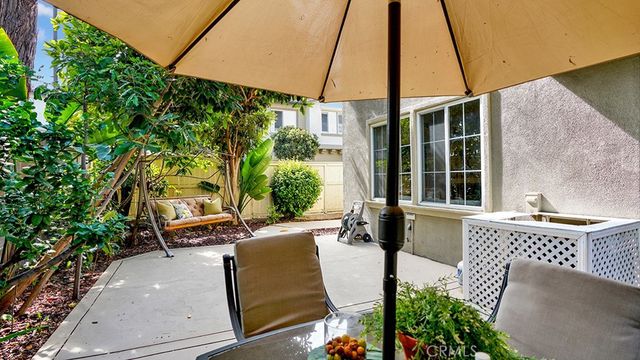 933 Somerville, Irvine, CA 92620