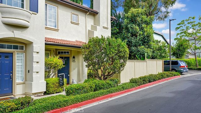 933 Somerville, Irvine, CA 92620