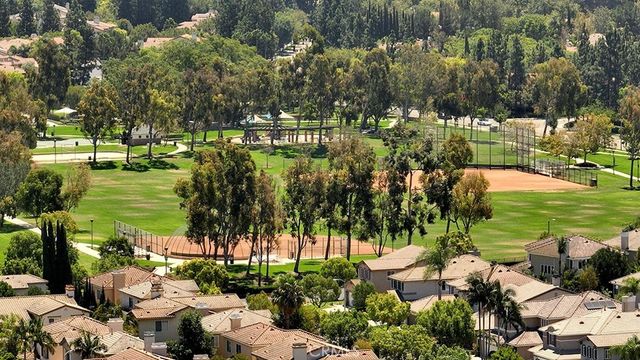 933 Somerville, Irvine, CA 92620