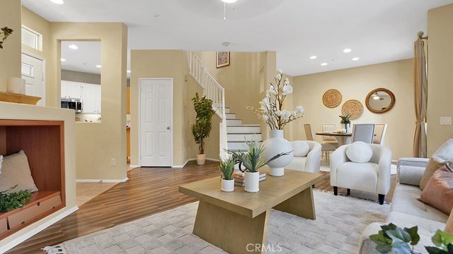 933 Somerville, Irvine, CA 92620