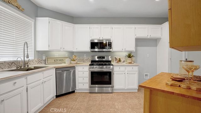 933 Somerville, Irvine, CA 92620