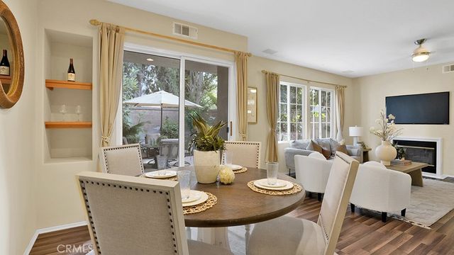 933 Somerville, Irvine, CA 92620