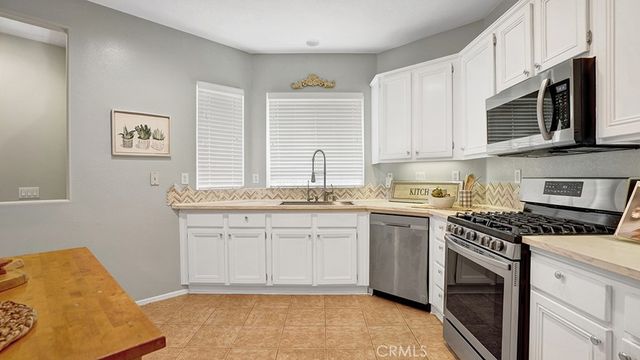 933 Somerville, Irvine, CA 92620