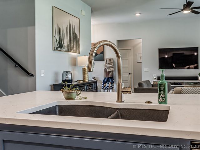 2334 W Maple Street, Collinsville, OK 74021