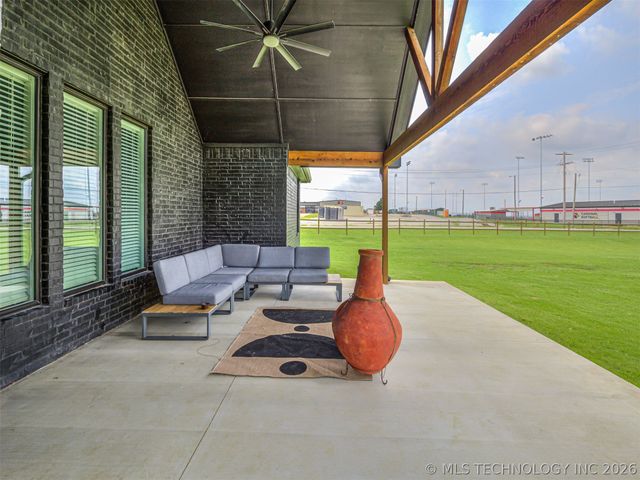 2334 W Maple Street, Collinsville, OK 74021