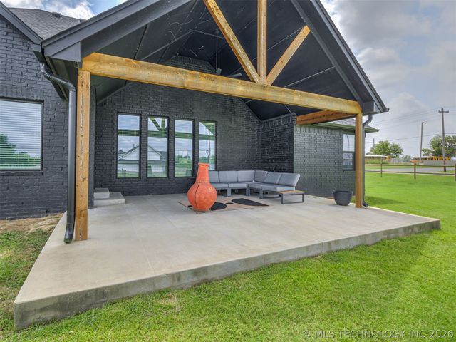 2334 W Maple Street, Collinsville, OK 74021