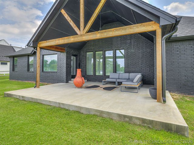 2334 W Maple Street, Collinsville, OK 74021