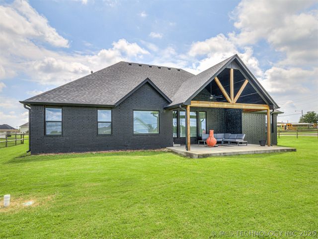2334 W Maple Street, Collinsville, OK 74021
