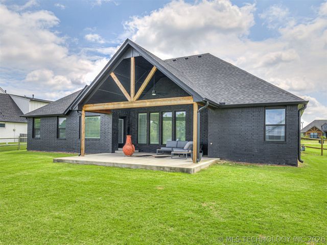 2334 W Maple Street, Collinsville, OK 74021