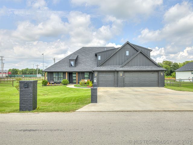 2334 W Maple Street, Collinsville, OK 74021