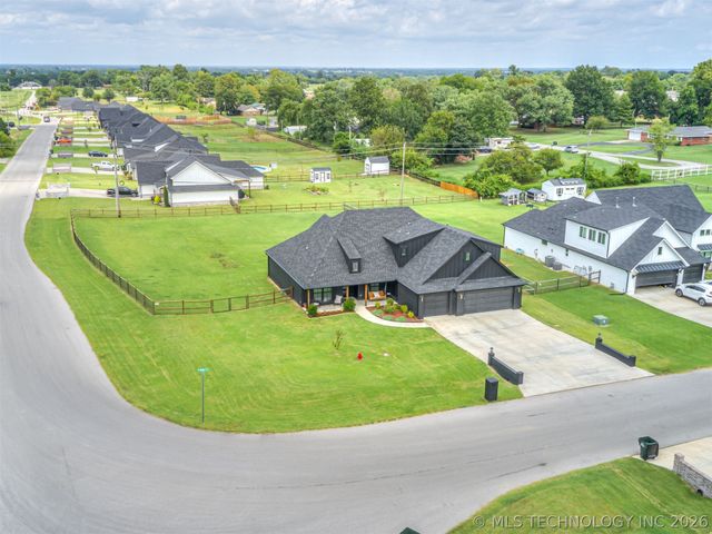 2334 W Maple Street, Collinsville, OK 74021