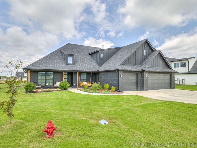 2334 W Maple Street, Collinsville, OK 74021