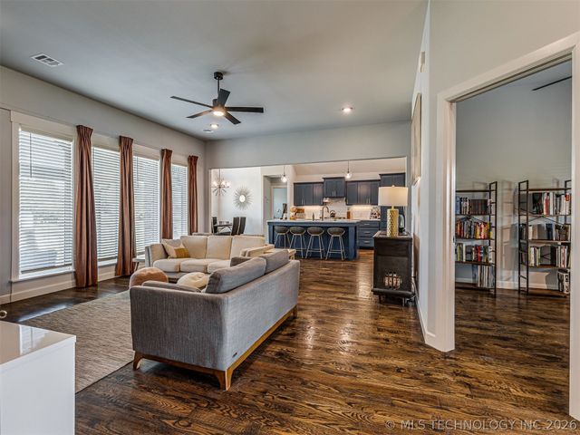 2334 W Maple Street, Collinsville, OK 74021