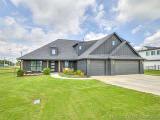 2334 W Maple Street, Collinsville, OK 74021