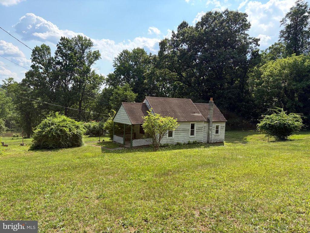 257 SPIES CHURCH RD, Reading, PA 19606