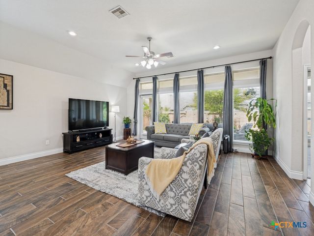 2908 Glen View, Seguin, TX 78155