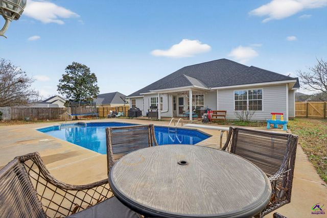 200 Wavertree Drive, Warner Robins, GA 31088