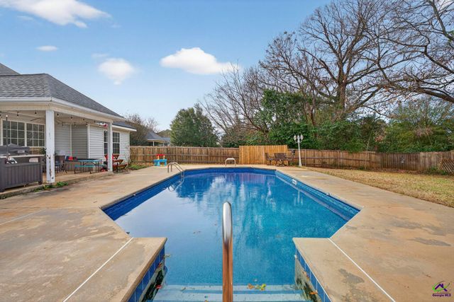 200 Wavertree Drive, Warner Robins, GA 31088