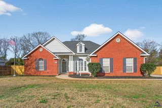 200 Wavertree Drive, Warner Robins, GA 31088