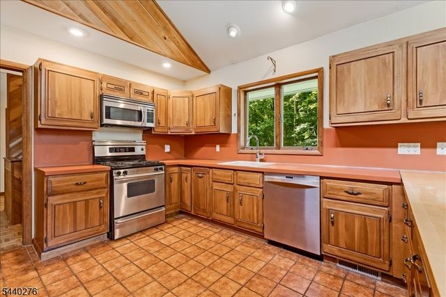 37 Heather Ln, Sparta Twp., NJ 07871