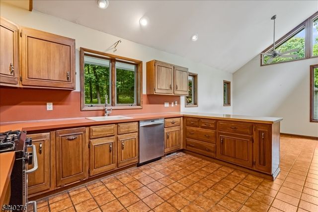 37 Heather Ln, Sparta Twp., NJ 07871