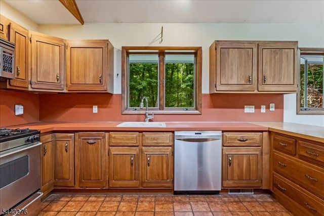 37 Heather Ln, Sparta Twp., NJ 07871