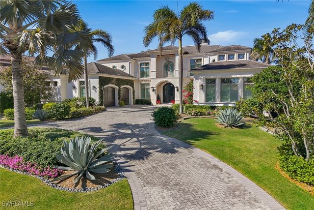 3125 Leeward LN, Naples, FL 34103