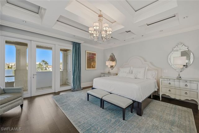 3125 Leeward LN, Naples, FL 34103