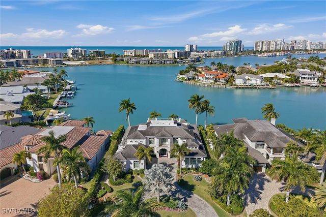 3125 Leeward LN, Naples, FL 34103