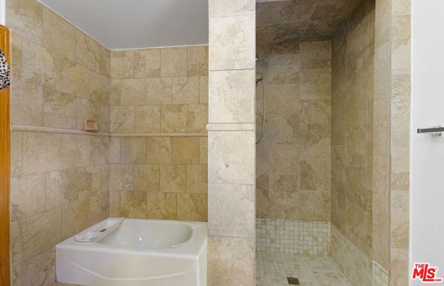 5359 Saturn Street, Los Angeles, CA 90019