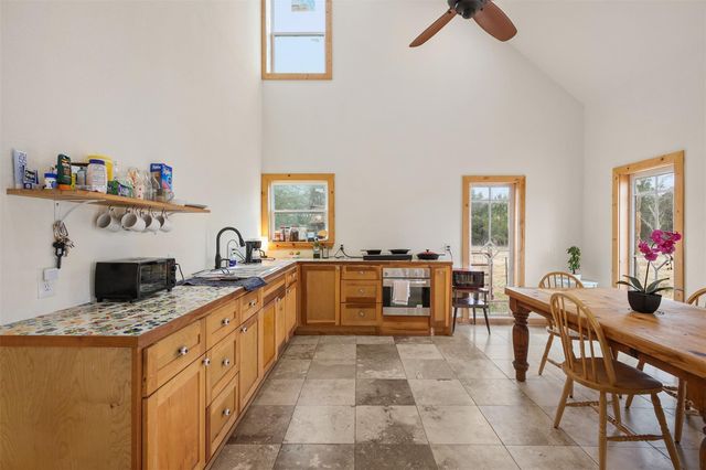 9009 Lazy Lane, Hitchcock, TX 77563