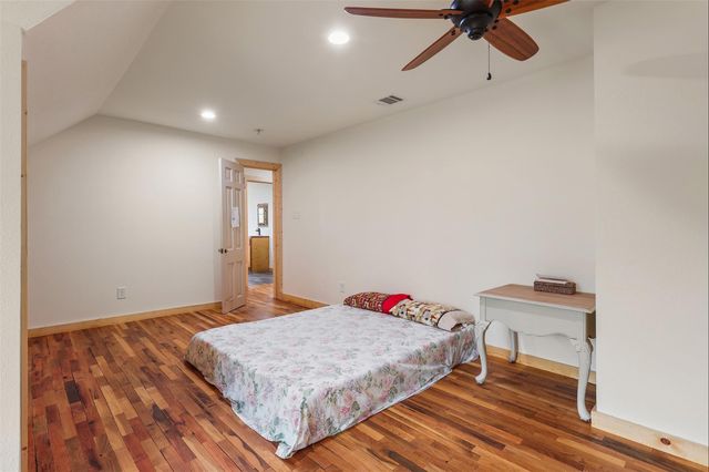 9009 Lazy Lane, Hitchcock, TX 77563