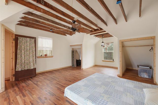 9009 Lazy Lane, Hitchcock, TX 77563