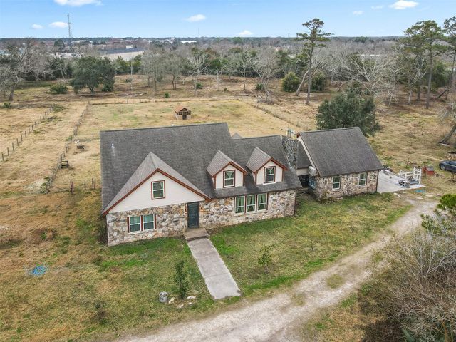 9009 Lazy Lane, Hitchcock, TX 77563