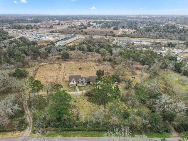 9009 Lazy Lane, Hitchcock, TX 77563