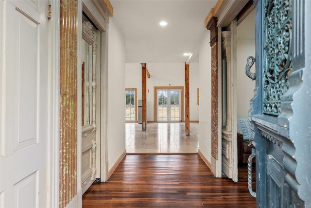 9009 Lazy Lane, Hitchcock, TX 77563