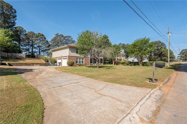 2491 Highland Golf Course Drive SE, Conyers, GA 30013