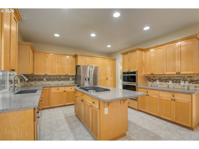 3637 Nw LANSBROOK Ter, Portland, OR 97229