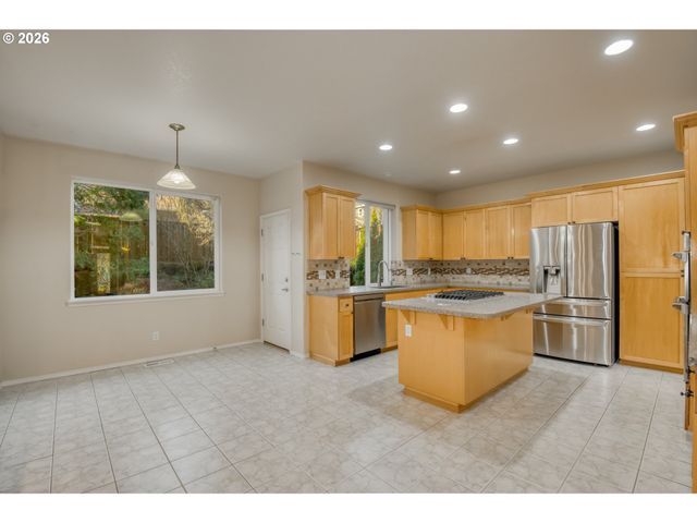 3637 Nw LANSBROOK Ter, Portland, OR 97229