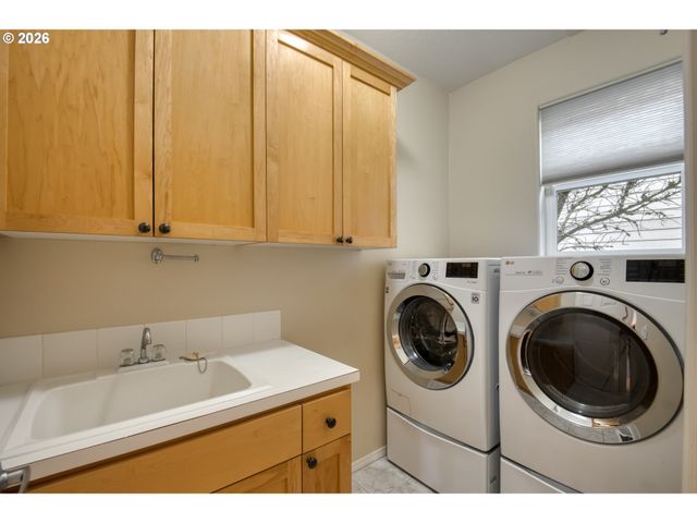 3637 Nw LANSBROOK Ter, Portland, OR 97229